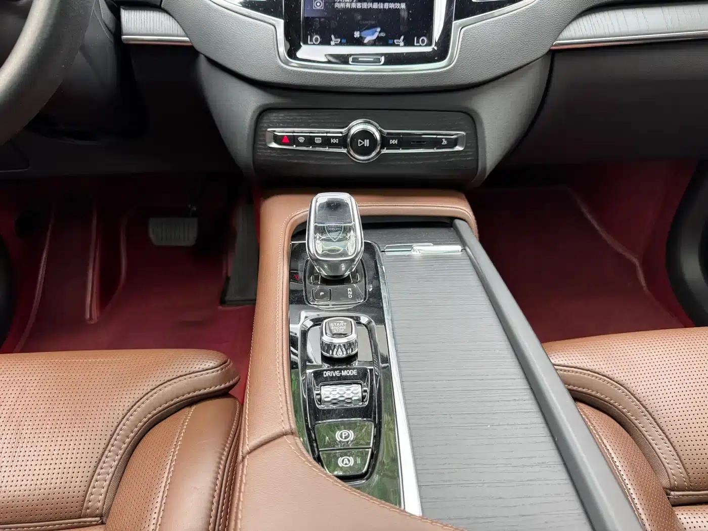 2021 Volvo XC90 B6 Inscription Luxury Edition 7-seater — миниатюра 13
