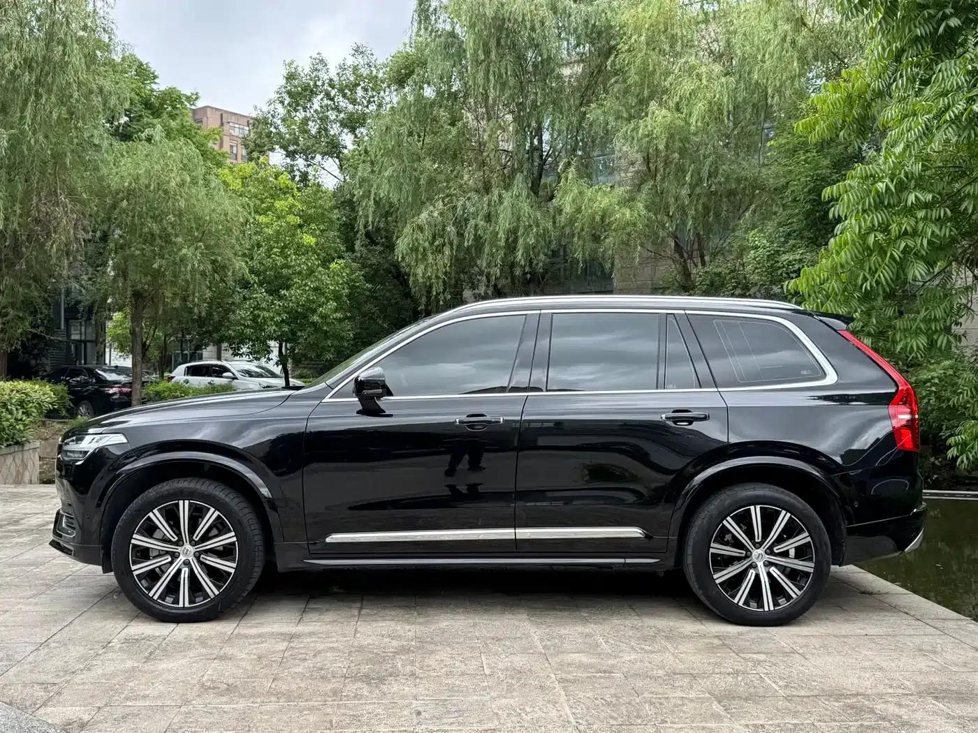 2021 Volvo XC90 B6 Inscription Luxury Edition 7-seater — миниатюра 4