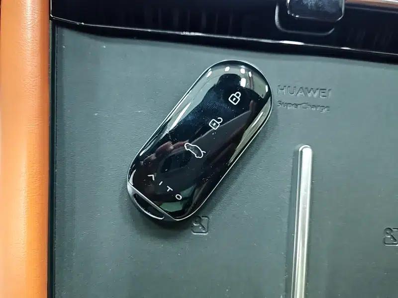 Wenjie M7 2024 Ultra 5-seater 4WD Intelligent Driving Edition — миниатюра 11