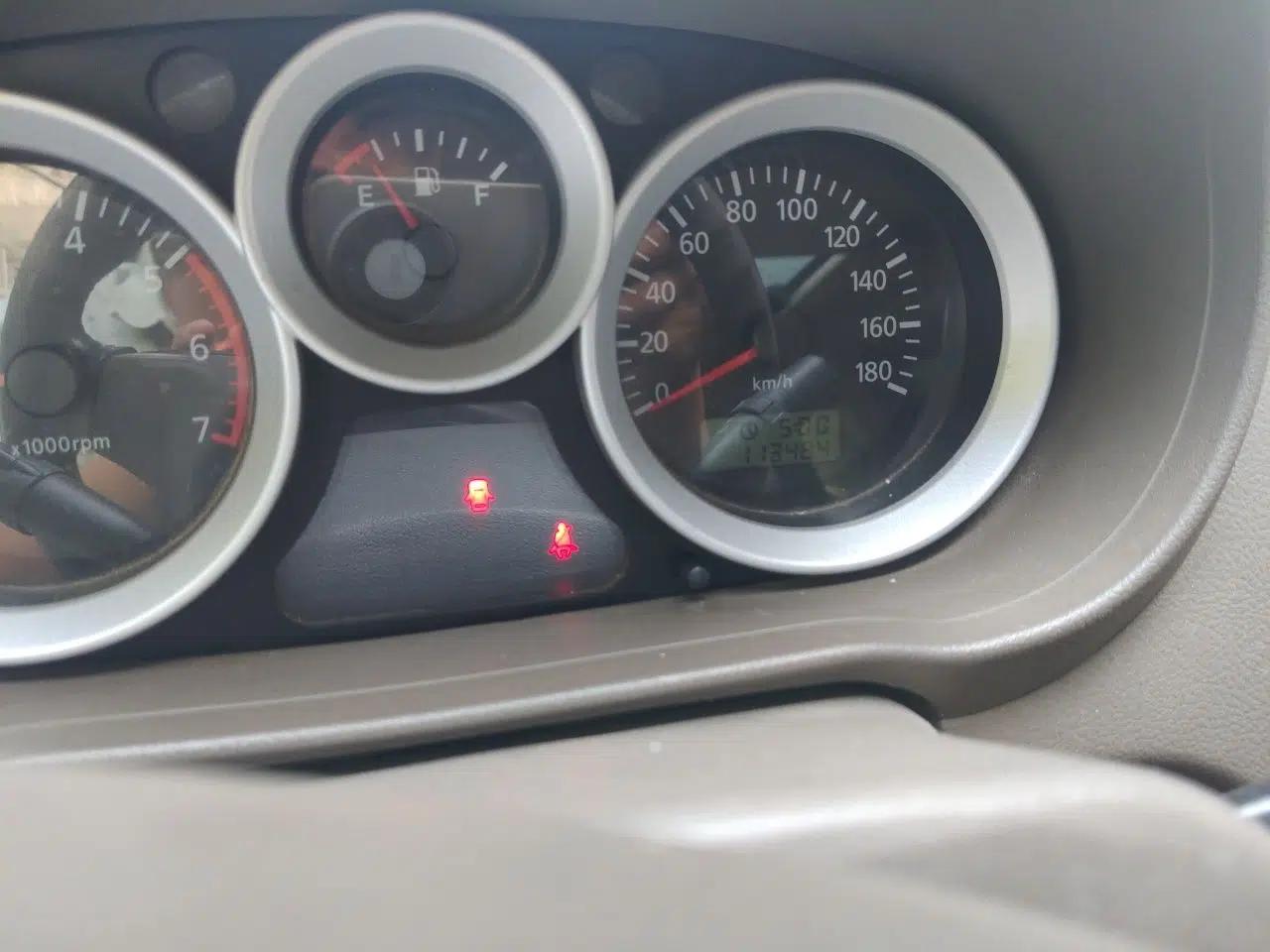 Foton MP-X E 2012 2.4L Executive-Class Comfort Version 4G64 — миниатюра 12