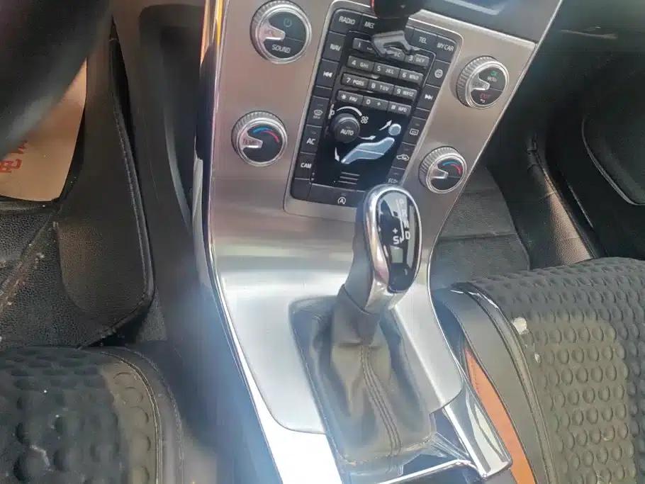 2019 Volvo S60 S60L Facelift T5 Smart Advanced Edition — миниатюра 16