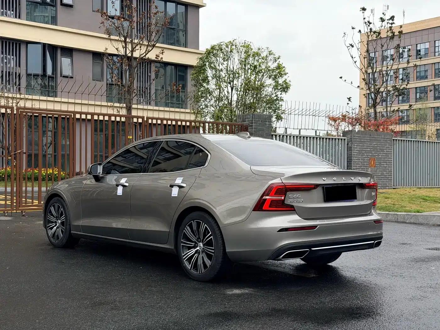 Volvo S60 2020 T4 Smart Luxury Edition — миниатюра 23