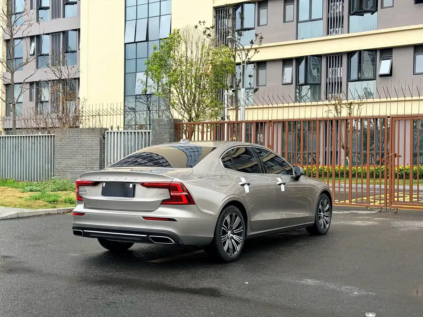 Volvo S60 2020 T4 Smart Luxury Edition — миниатюра 25