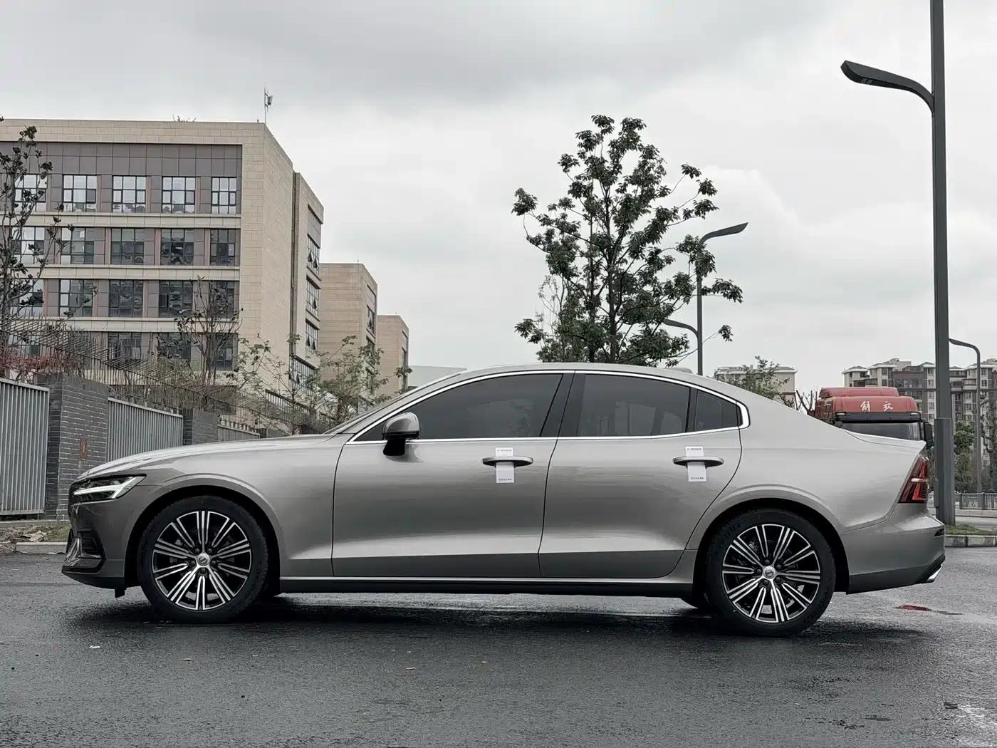 Volvo S60 2020 T4 Smart Luxury Edition — миниатюра 26
