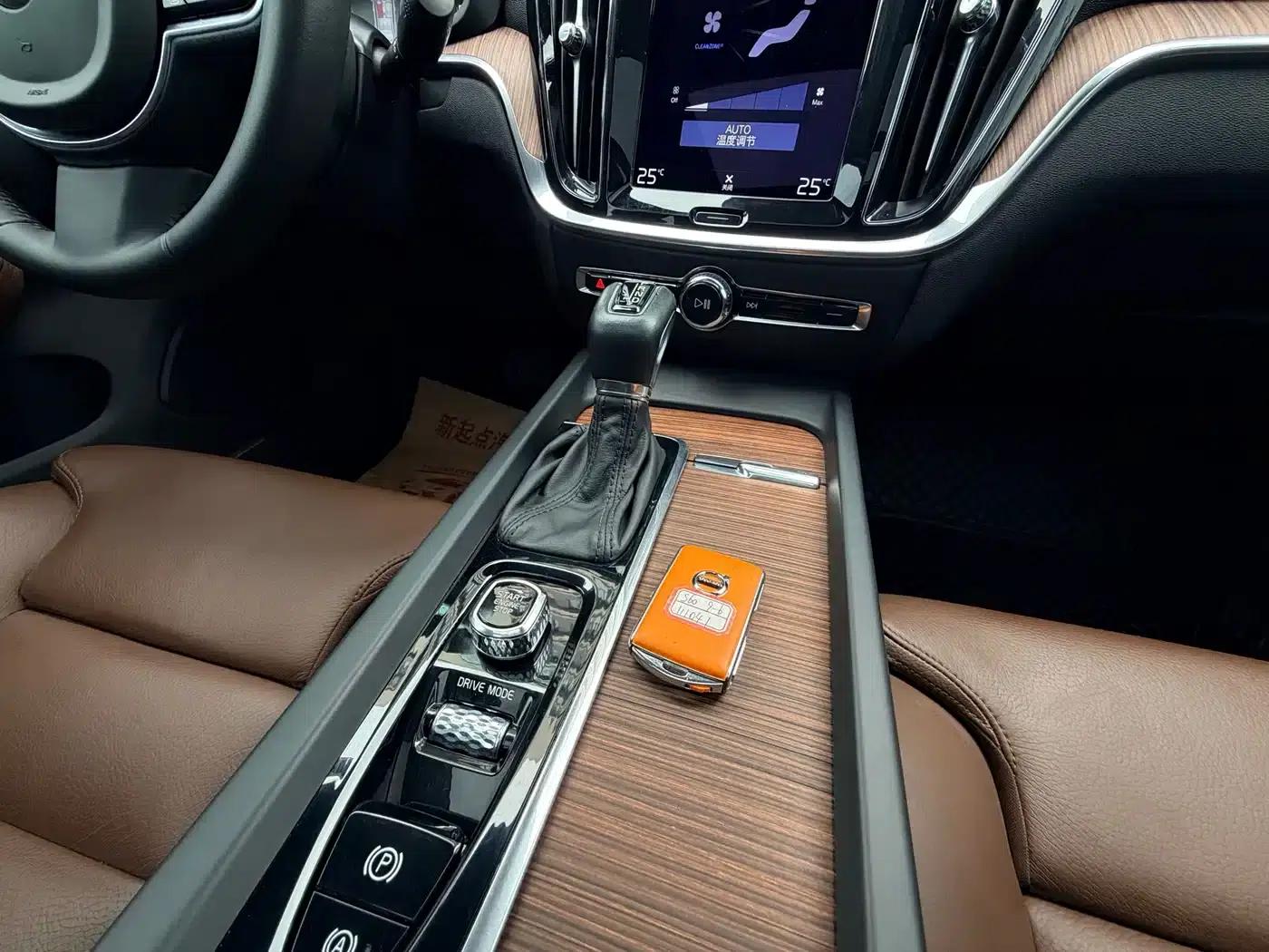 Volvo S60 2020 T4 Smart Luxury Edition — миниатюра 9
