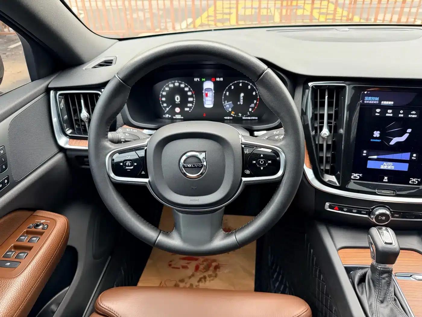 Volvo S60 2020 T4 Smart Luxury Edition — миниатюра 10