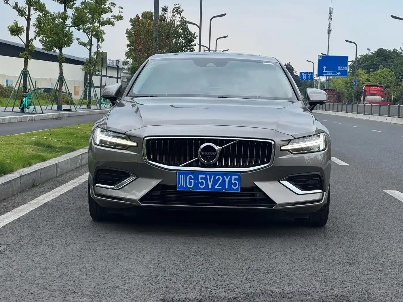 2021 Volvo S60 T4 Inscription Luxury Edition — миниатюра 2