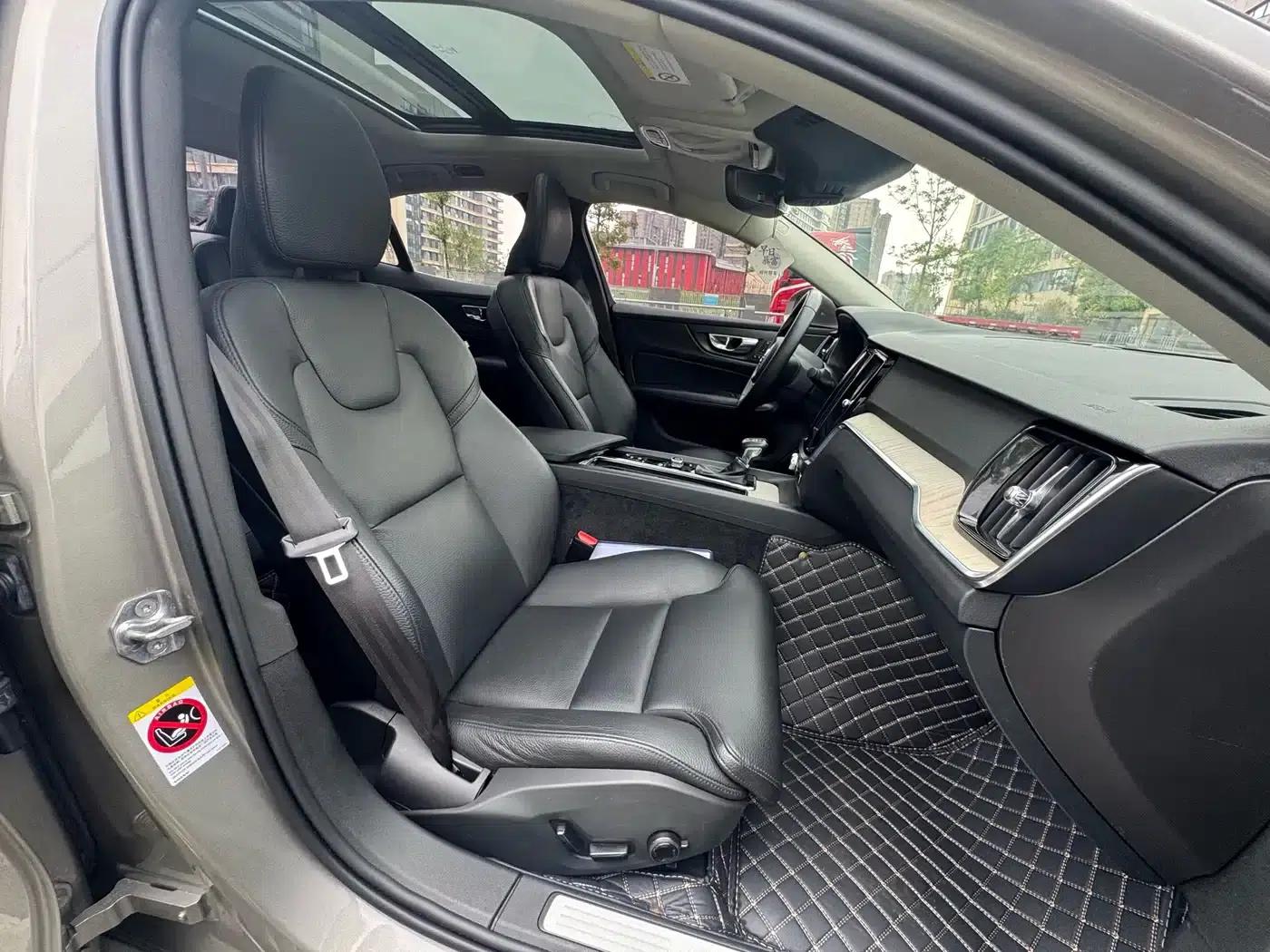 2021 Volvo S60 T4 Inscription Luxury Edition — миниатюра 11