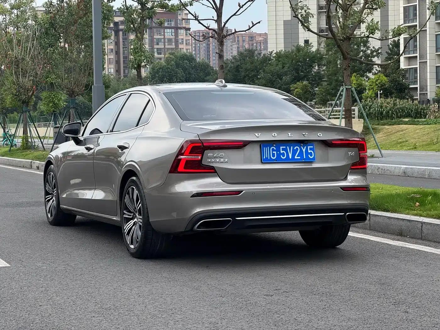 2021 Volvo S60 T4 Inscription Luxury Edition — миниатюра 15