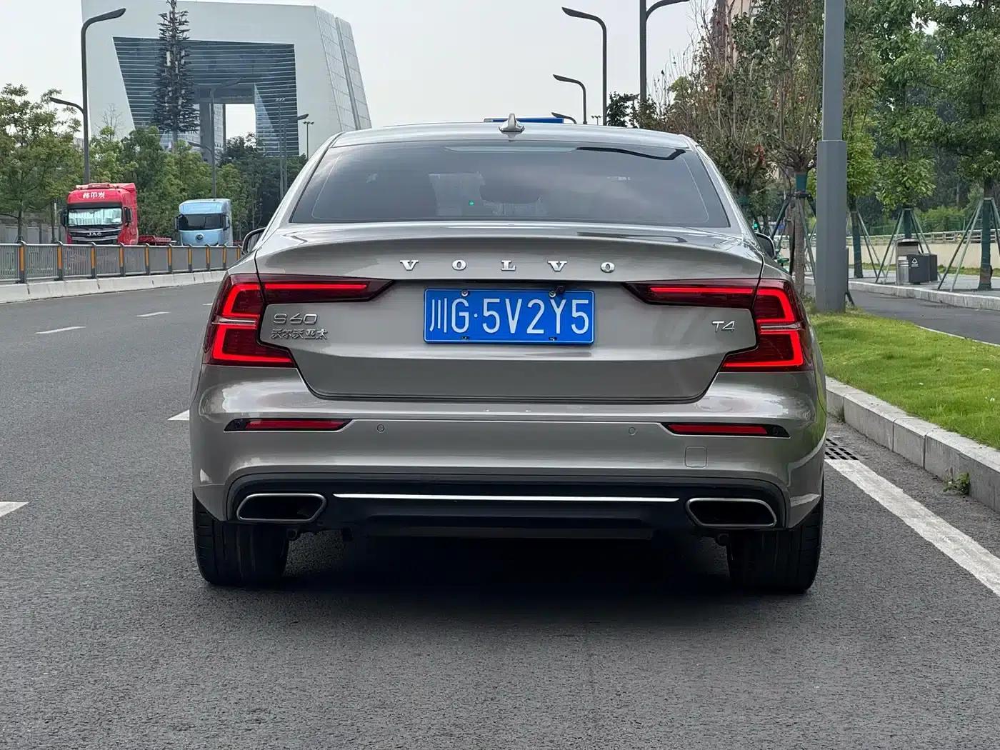 2021 Volvo S60 T4 Inscription Luxury Edition — миниатюра 16