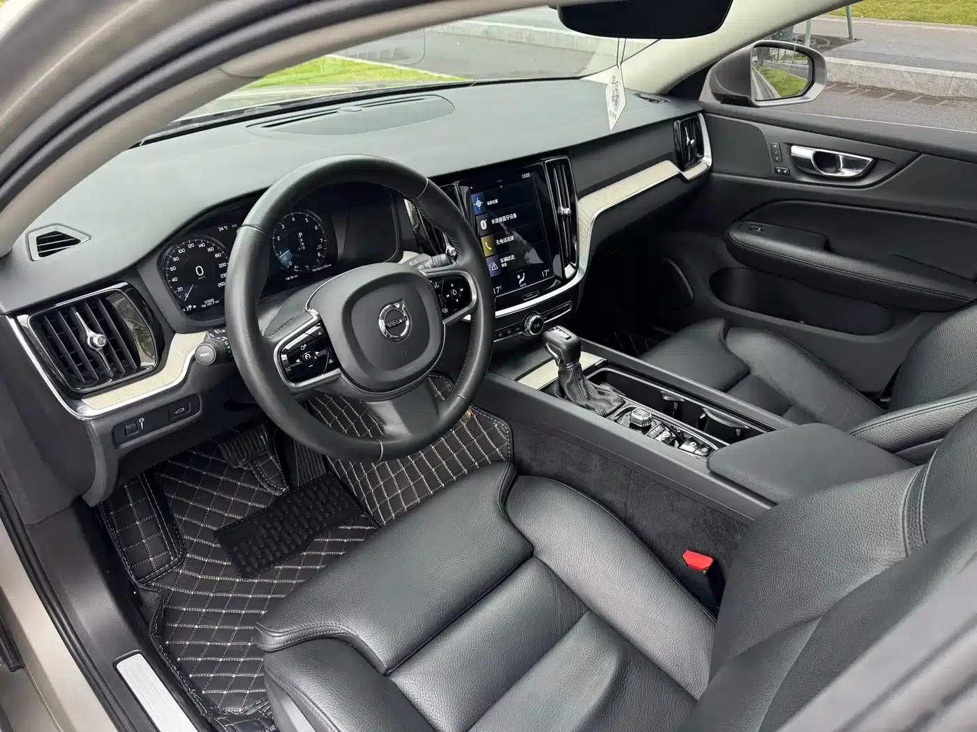 2021 Volvo S60 T4 Inscription Luxury Edition — миниатюра 4