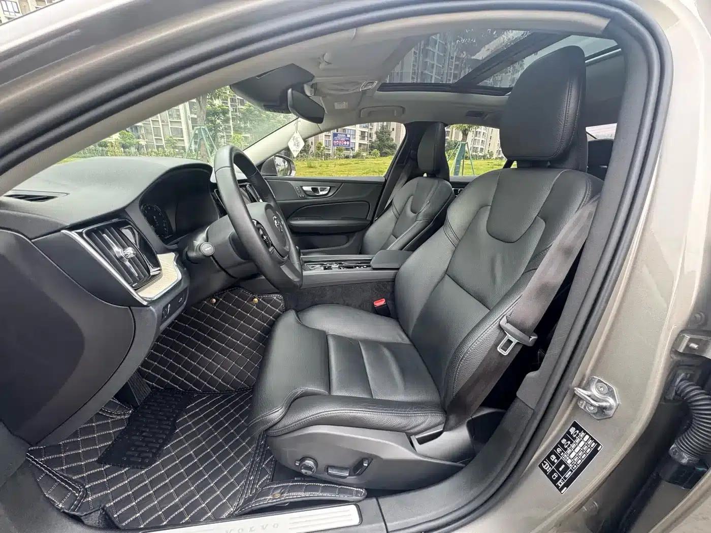 2021 Volvo S60 T4 Inscription Luxury Edition — миниатюра 5