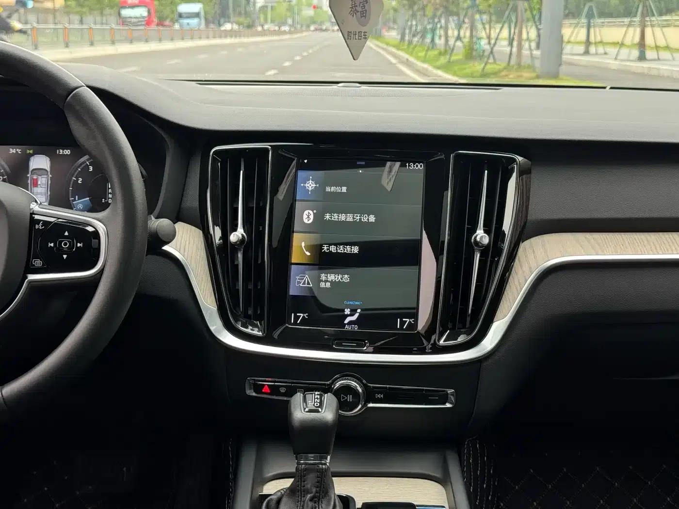 2021 Volvo S60 T4 Inscription Luxury Edition — миниатюра 7