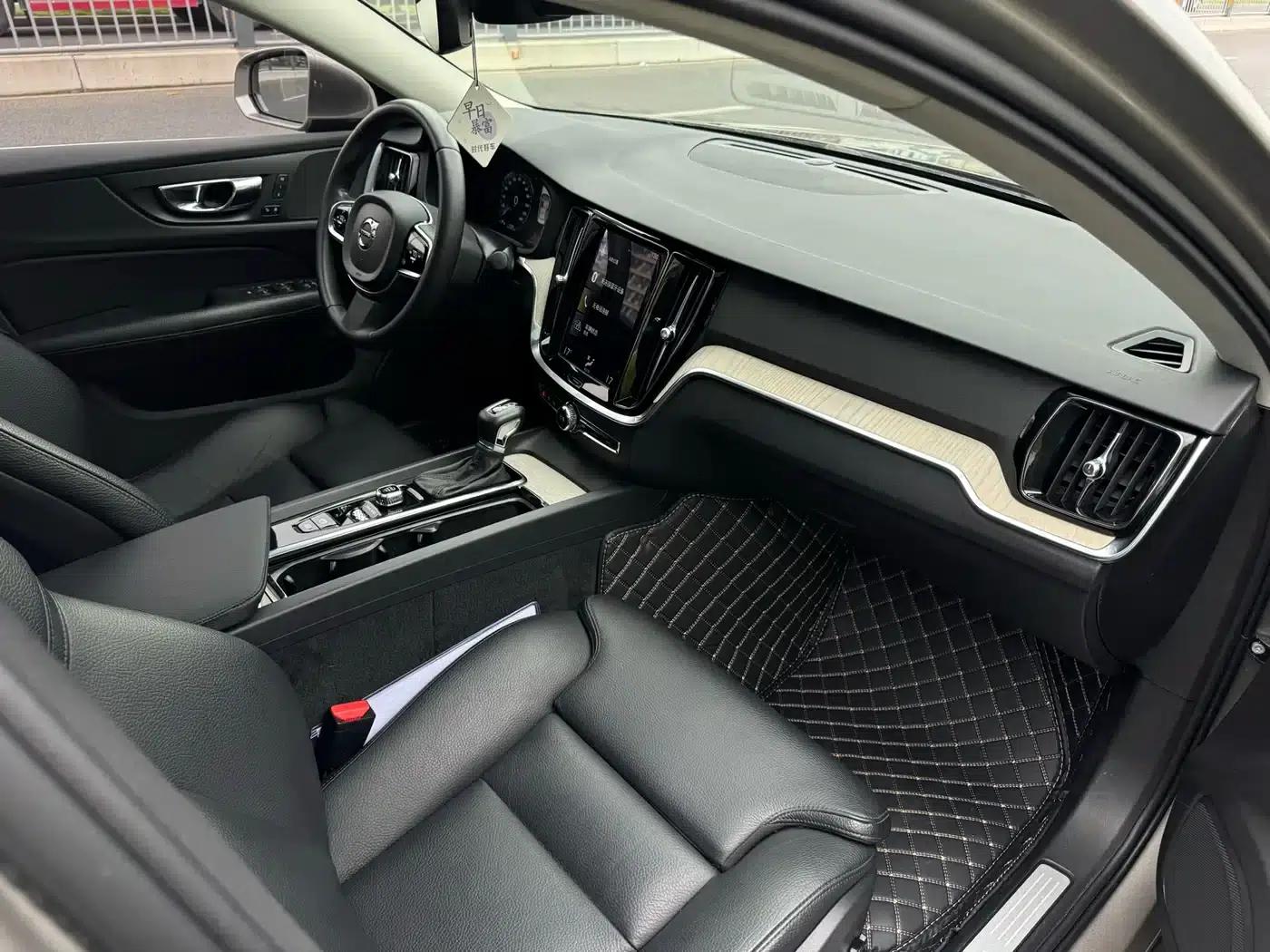 2021 Volvo S60 T4 Inscription Luxury Edition — миниатюра 10