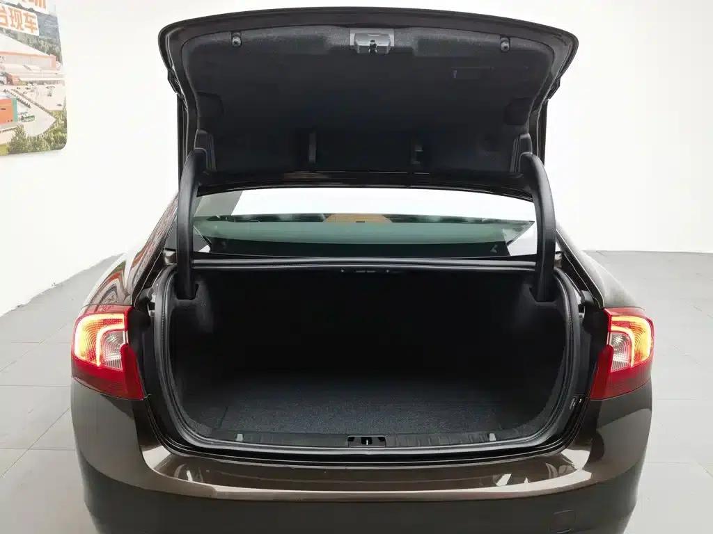 2017 Volvo S60 S60L T3 Smart Edition — миниатюра 16