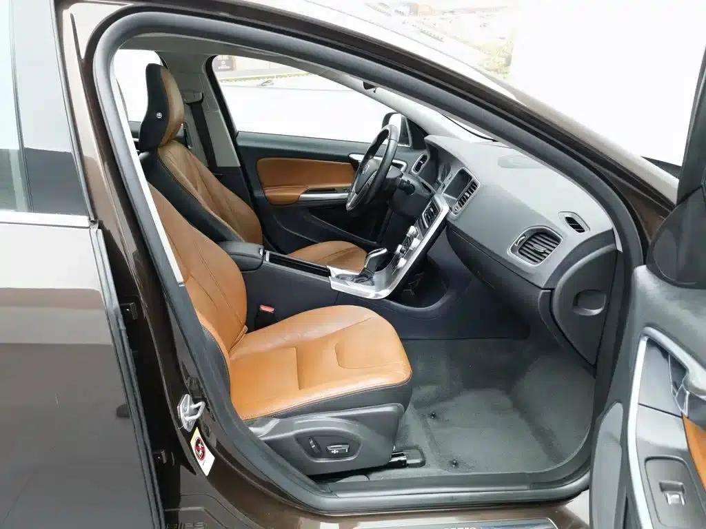 2017 Volvo S60 S60L T3 Smart Edition — миниатюра 23