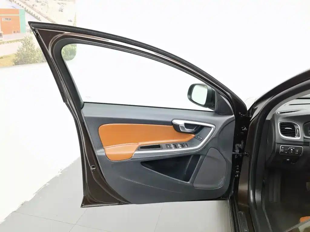 2017 Volvo S60 S60L T3 Smart Edition — миниатюра 8