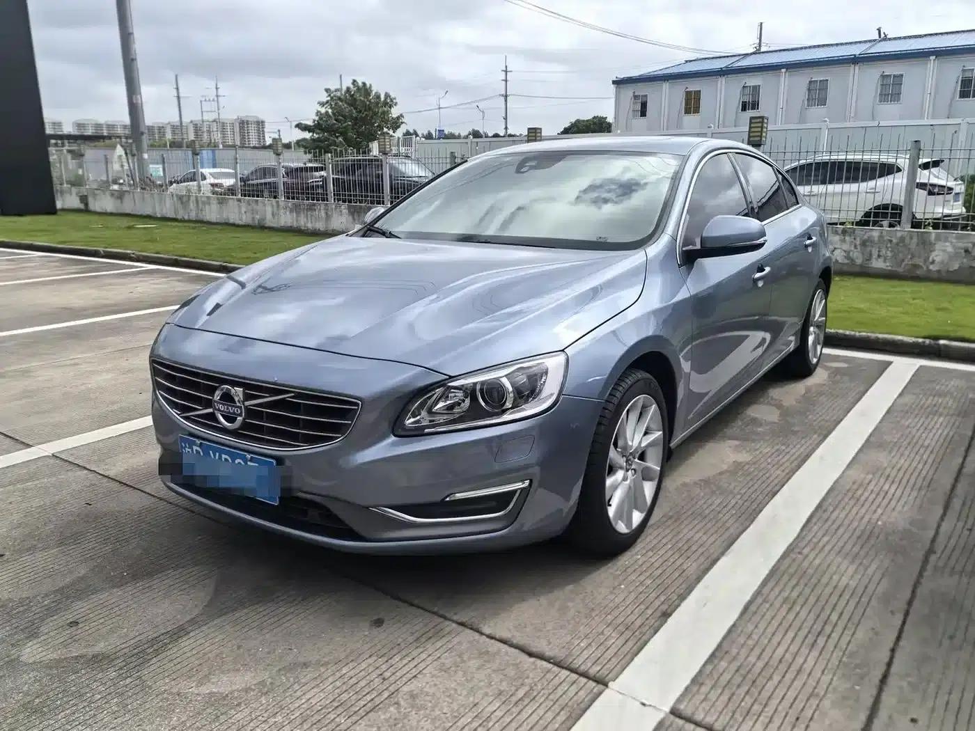 2018 Volvo S60 S60L T4 Smart Edition — миниатюра 1