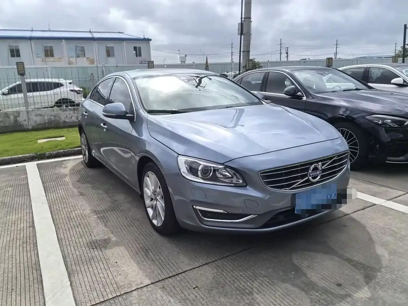 2018 Volvo S60 S60L T4 Smart Edition — миниатюра 3