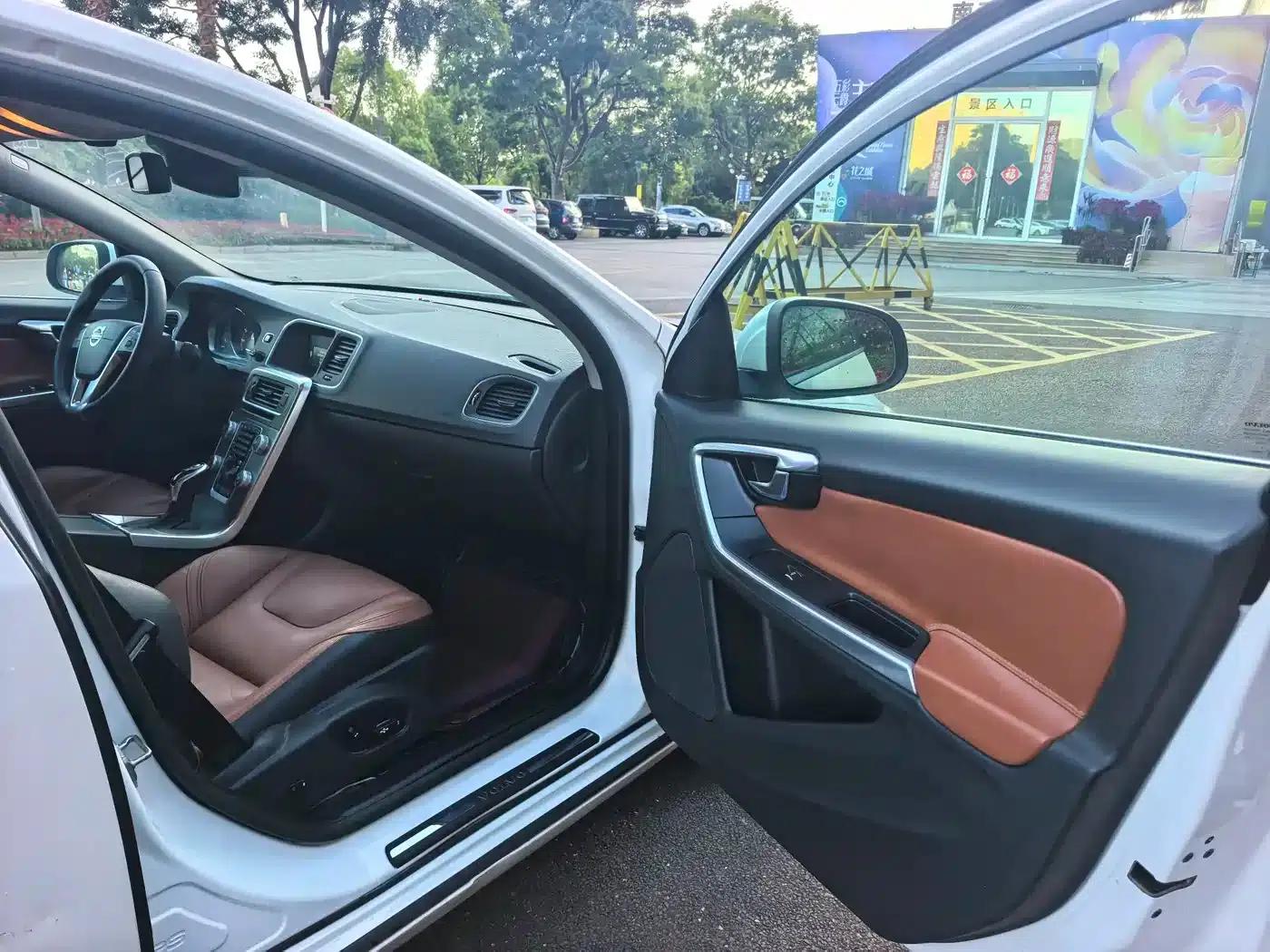 2017 Volvo S60 S60L T5 Smart Edition — миниатюра 12