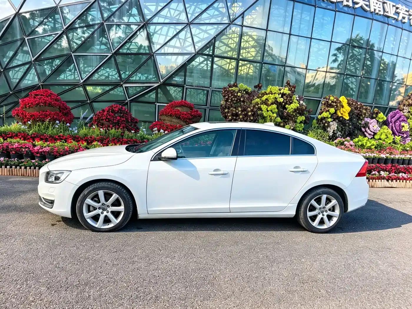 2017 Volvo S60 S60L T5 Smart Edition — миниатюра 3