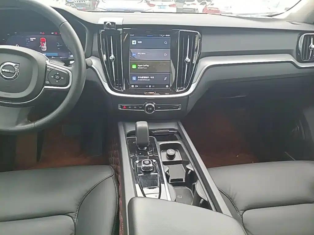 2023 Volvo S60 B4 Smart Luxury Edition — миниатюра 13