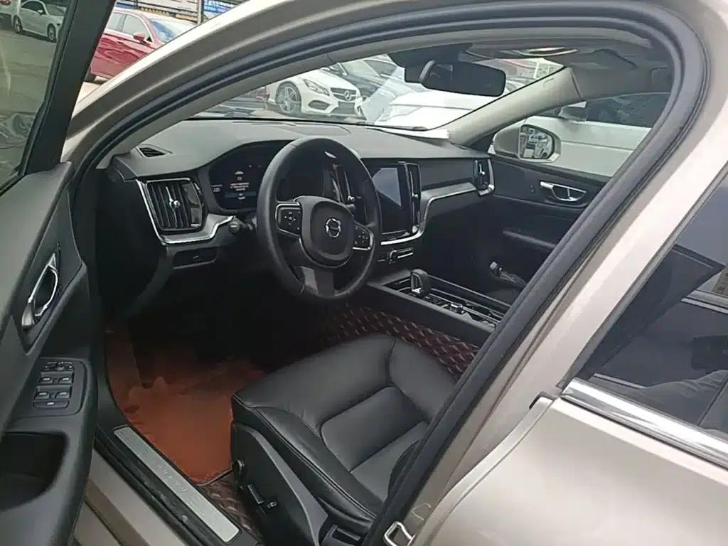 2023 Volvo S60 B4 Smart Luxury Edition — миниатюра 15