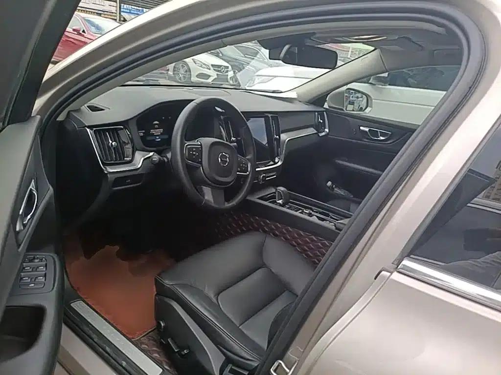 2023 Volvo S60 B4 Smart Luxury Edition — миниатюра 16