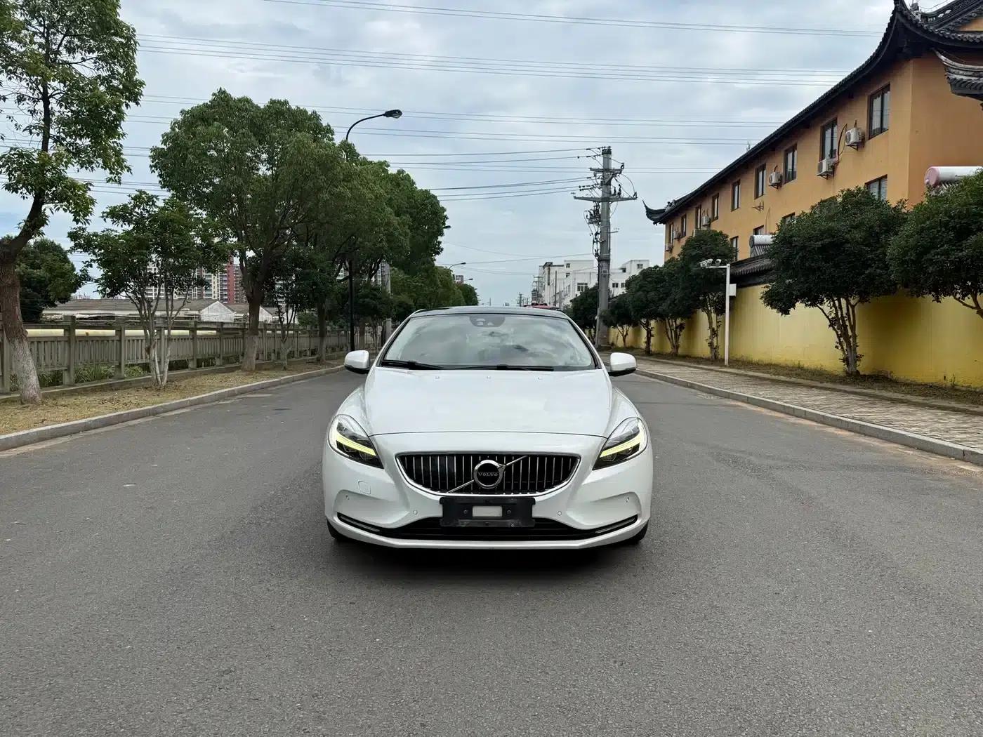 2017 Volvo V40 T3 Smart Edition — миниатюра 2