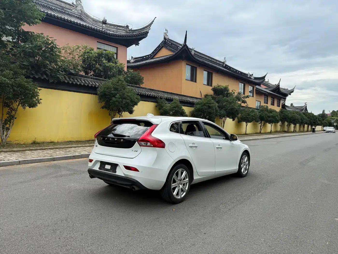 2017 Volvo V40 T3 Smart Edition — миниатюра 5