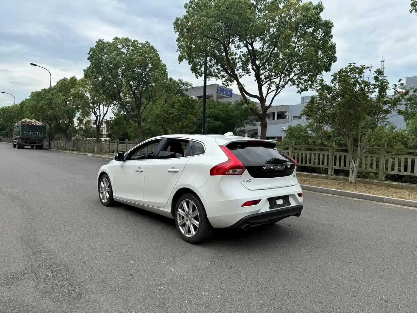 2017 Volvo V40 T3 Smart Edition — миниатюра 7