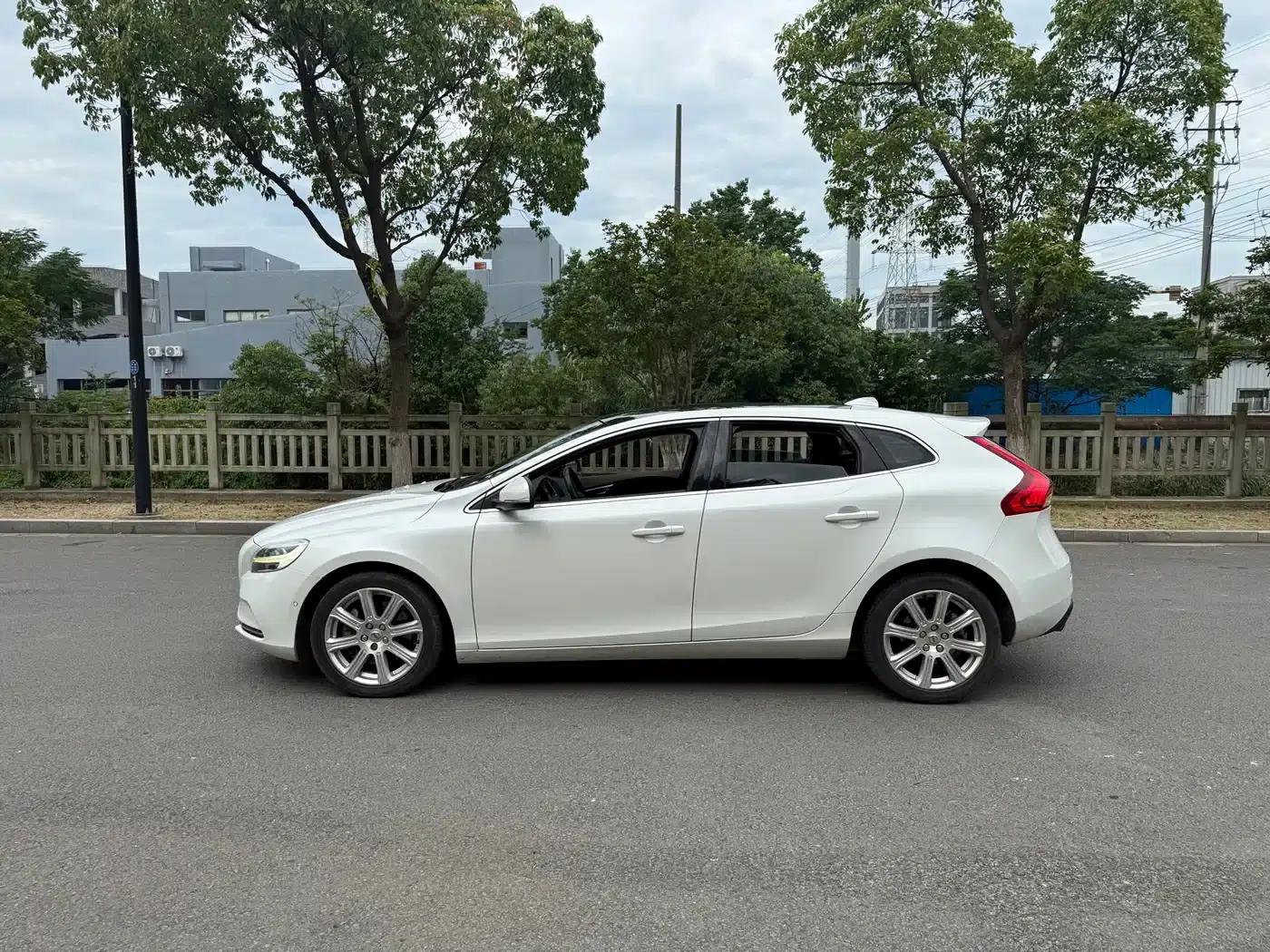 2017 Volvo V40 T3 Smart Edition — миниатюра 8