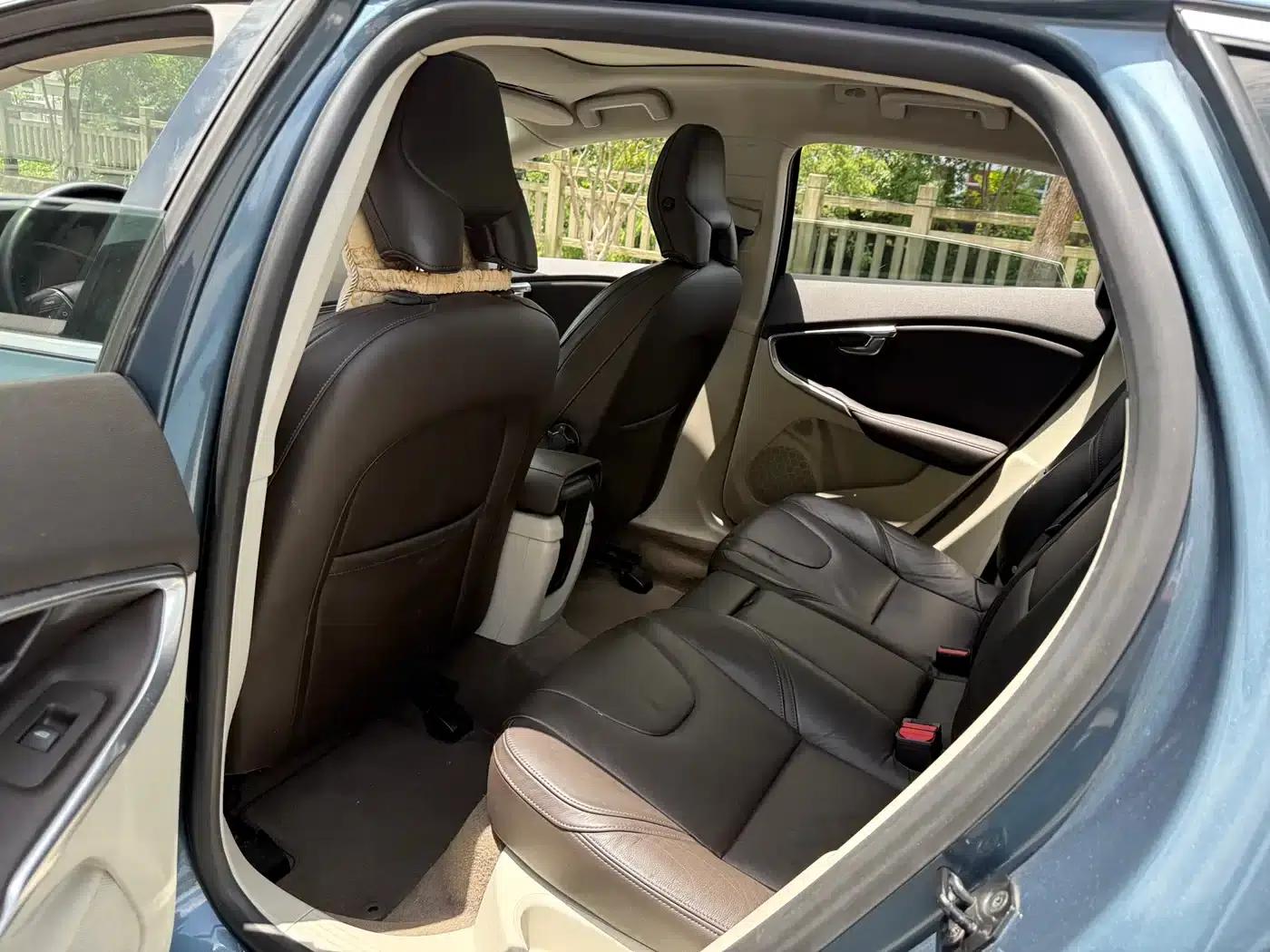 2014 Volvo V40 2.0T Smart Edition — миниатюра 11