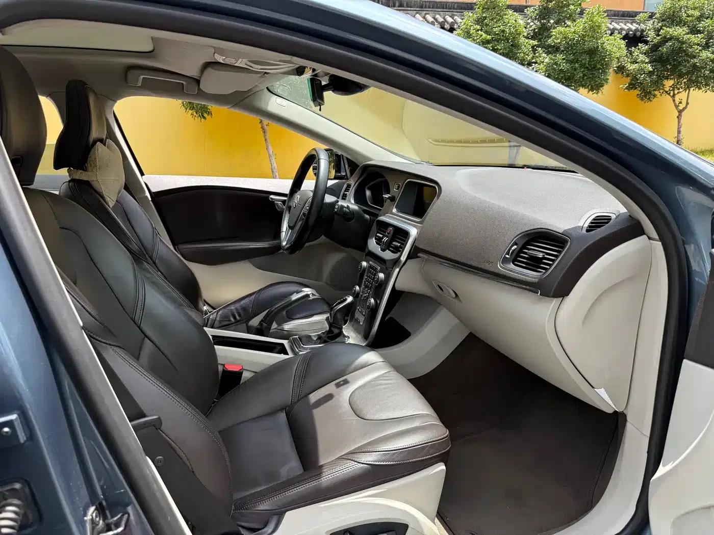 2014 Volvo V40 2.0T Smart Edition — миниатюра 13