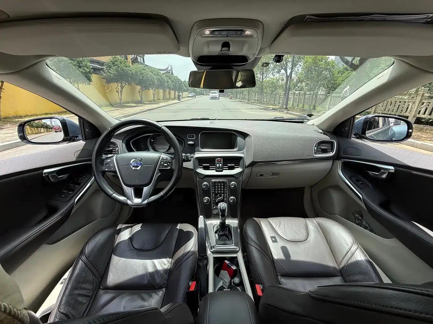 2014 Volvo V40 2.0T Smart Edition — миниатюра 15