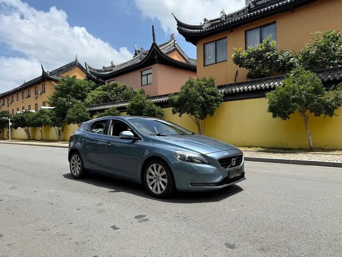 2014 Volvo V40 2.0T Smart Edition — миниатюра 3