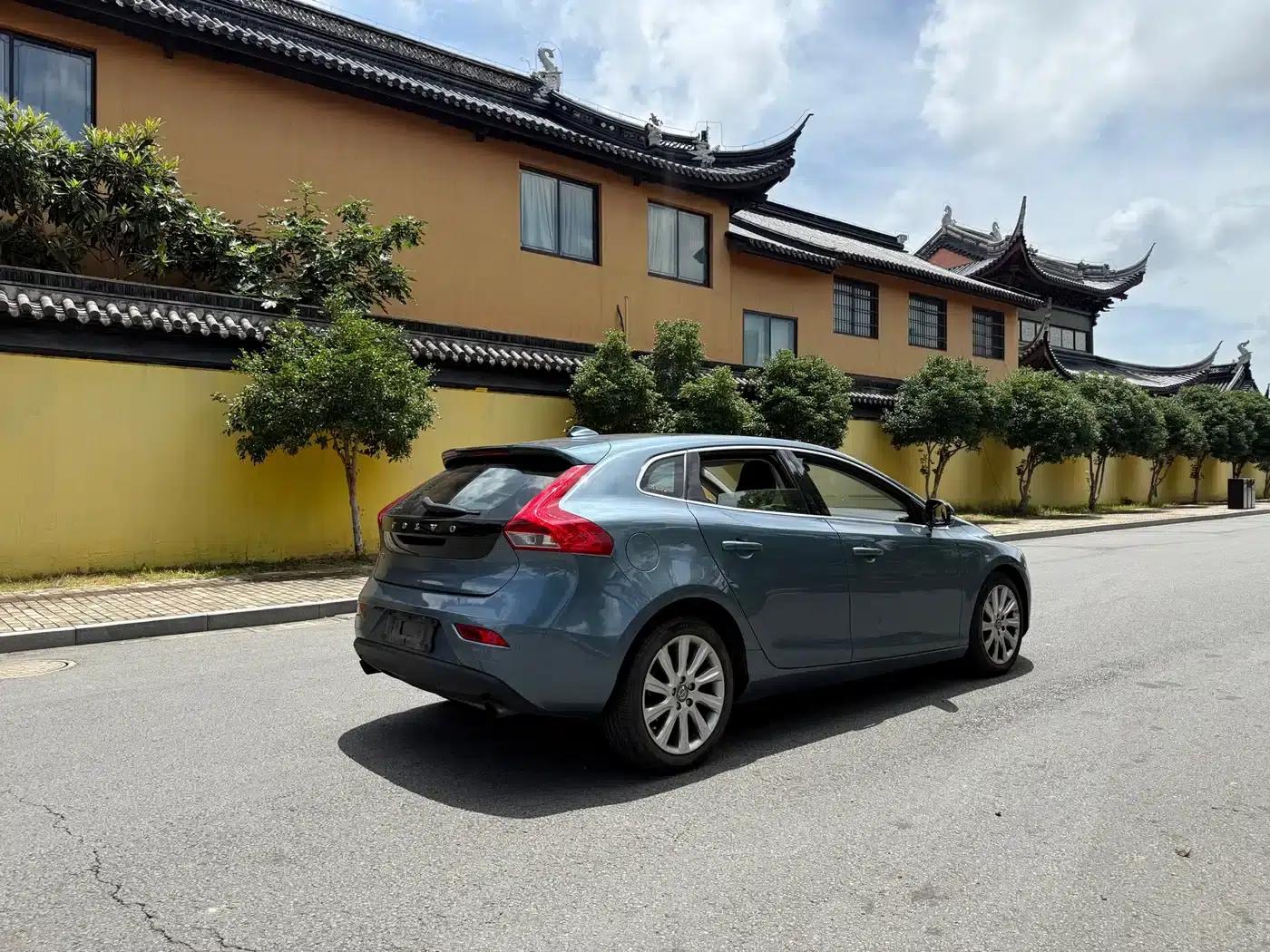 2014 Volvo V40 2.0T Smart Edition — миниатюра 5