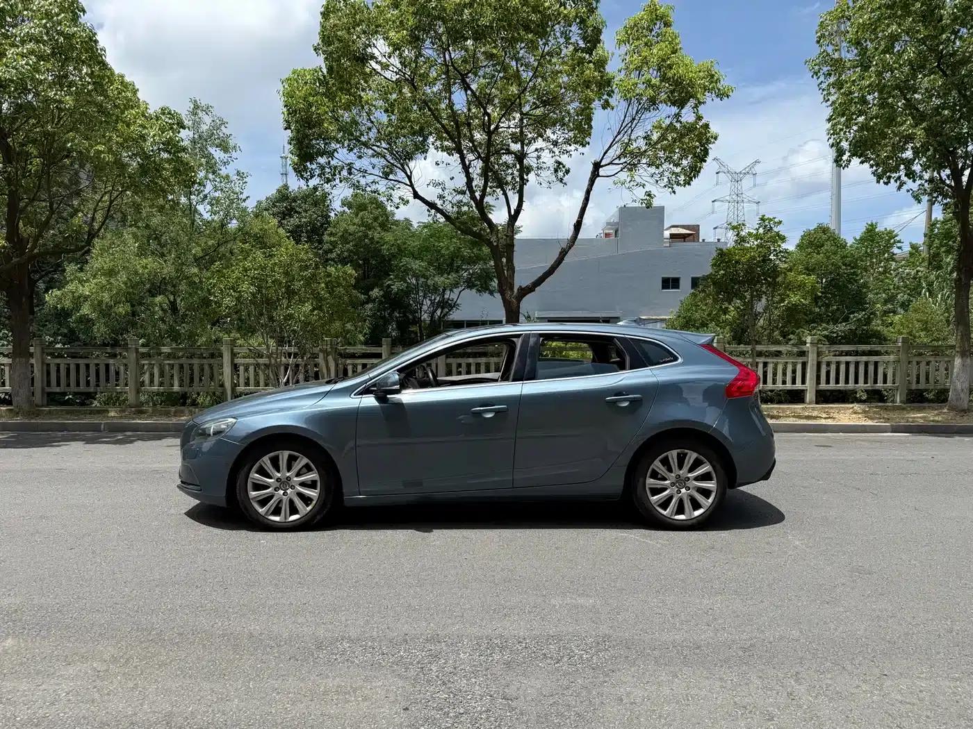 2014 Volvo V40 2.0T Smart Edition — миниатюра 8
