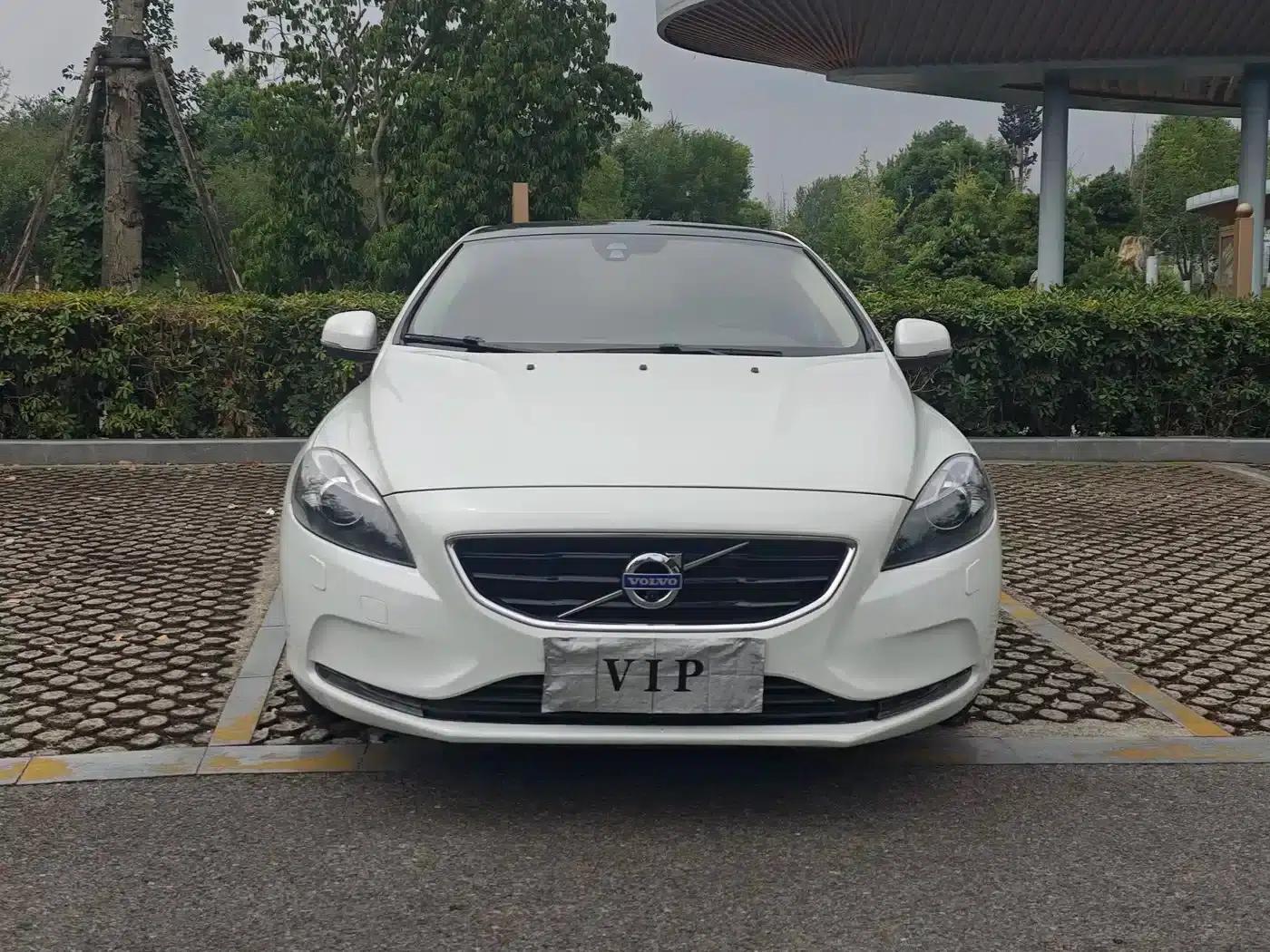 2016 Volvo V40 T3 Smart Edition — миниатюра 2