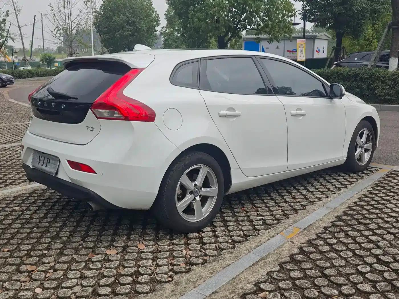 2016 Volvo V40 T3 Smart Edition — миниатюра 14