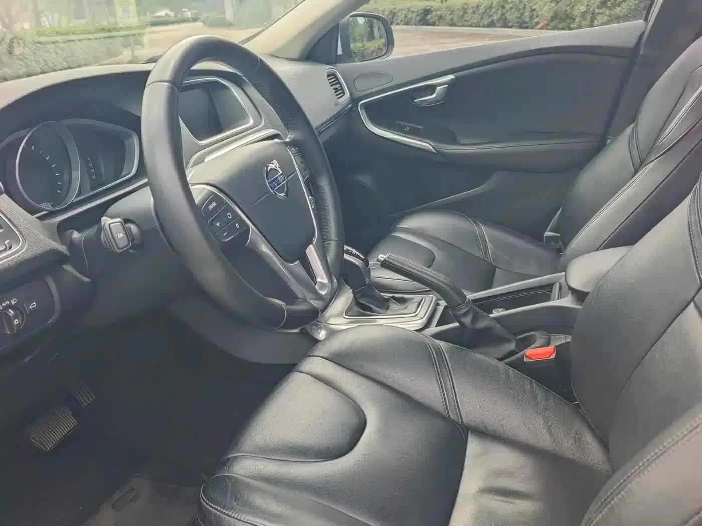 2016 Volvo V40 T3 Smart Edition — миниатюра 5