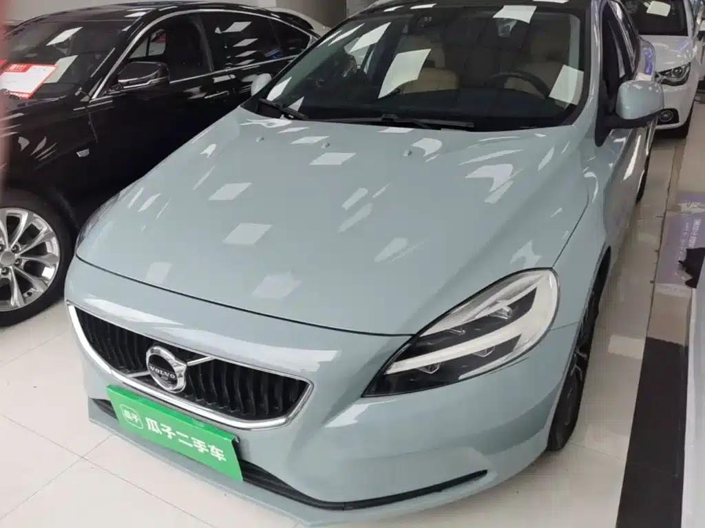 2017 Volvo V40 T3 Smart Edition — миниатюра 2