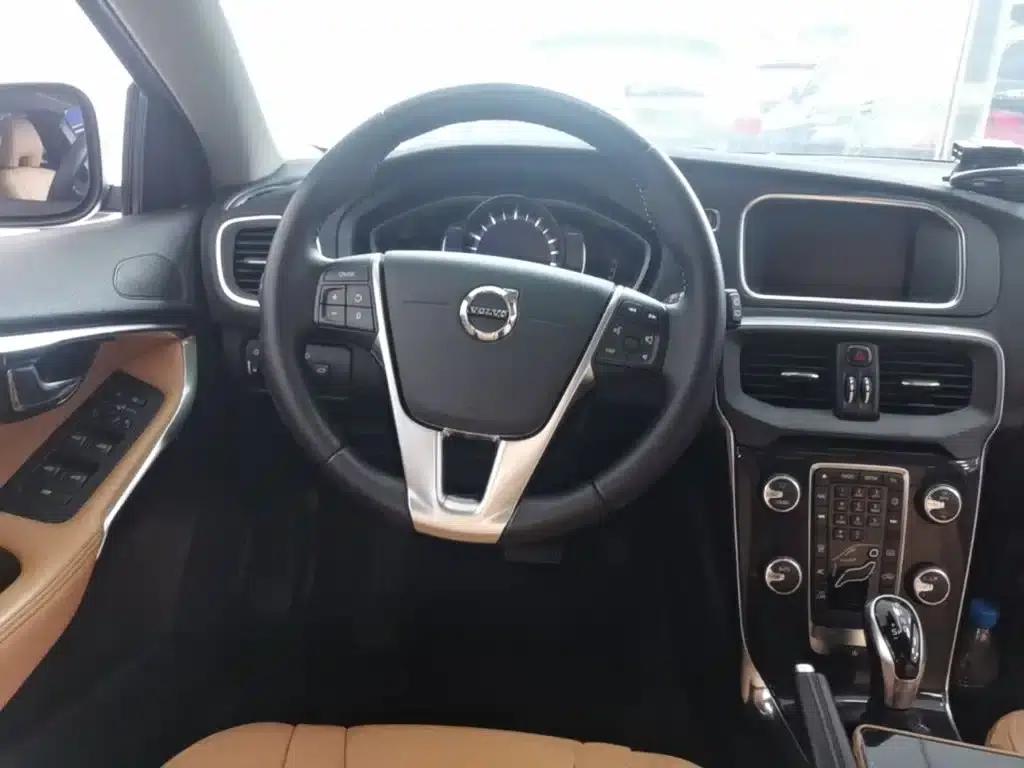 2017 Volvo V40 T3 Smart Edition — миниатюра 11
