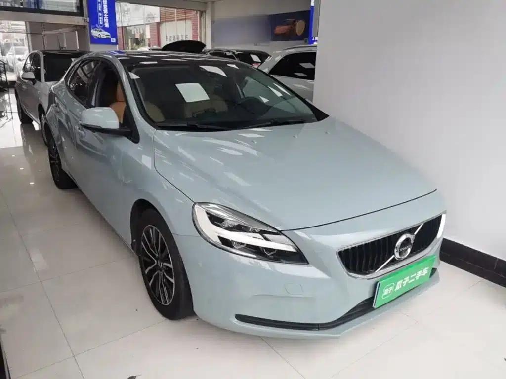 2017 Volvo V40 T3 Smart Edition — миниатюра 3