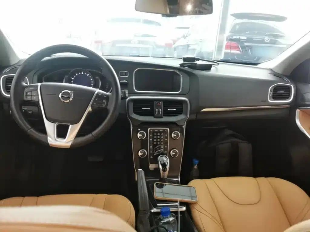 2017 Volvo V40 T3 Smart Edition — миниатюра 10