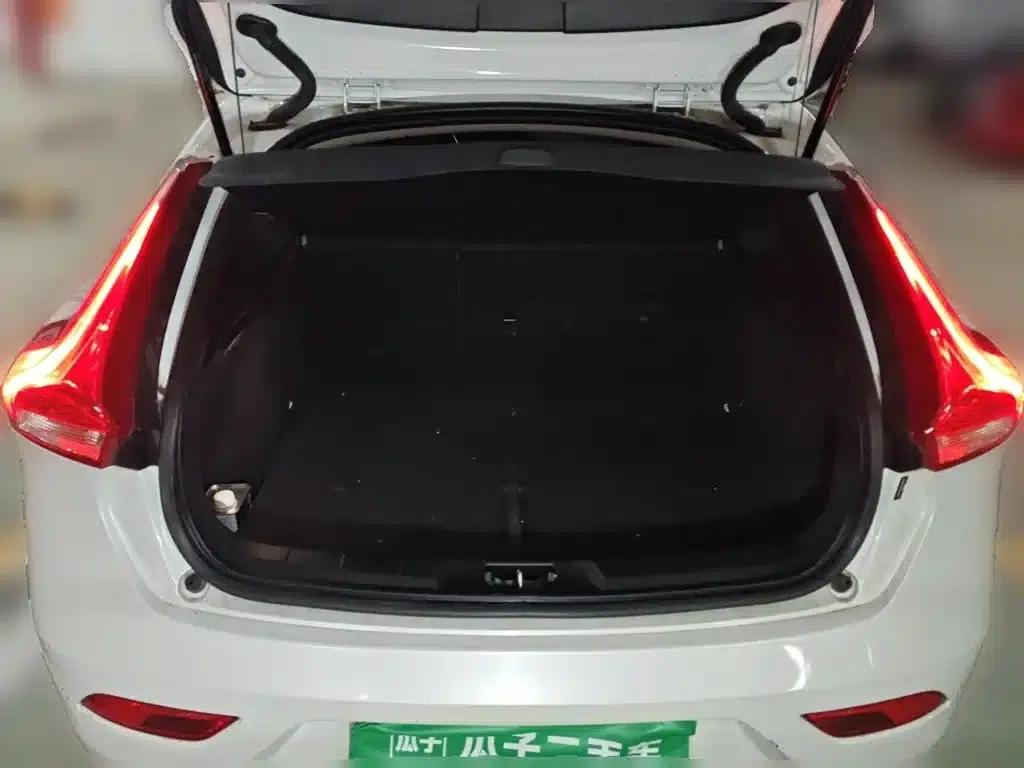 2017 Volvo V40 T3 Smart Edition — миниатюра 10