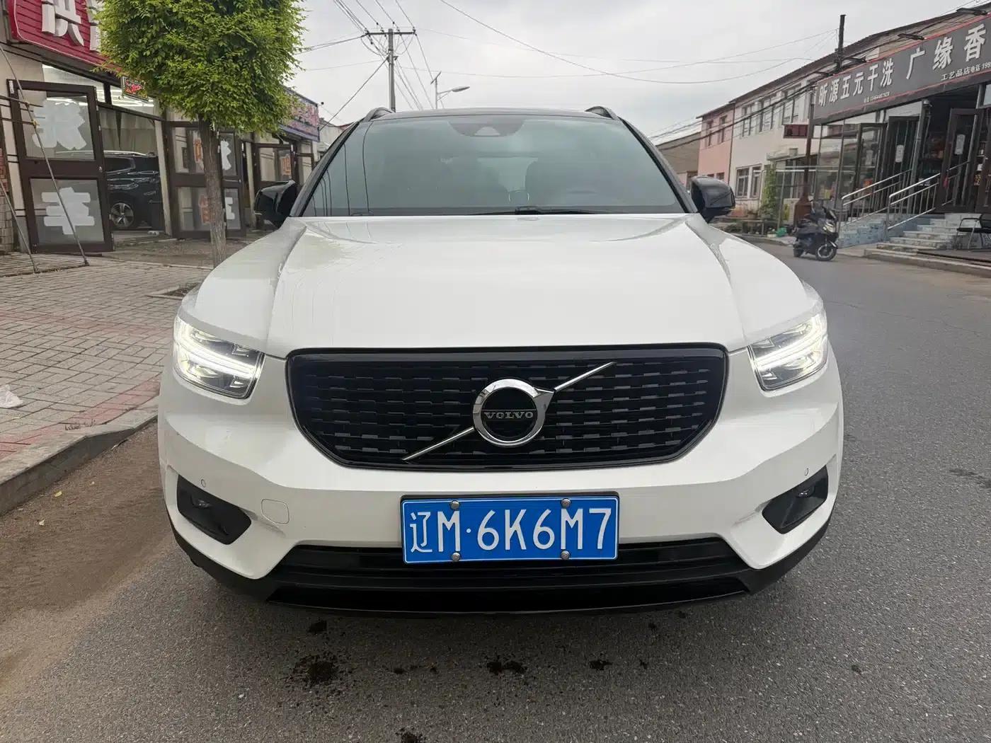 2021 Volvo XC40 T4 AWD Inscription Sport Edition — миниатюра 2