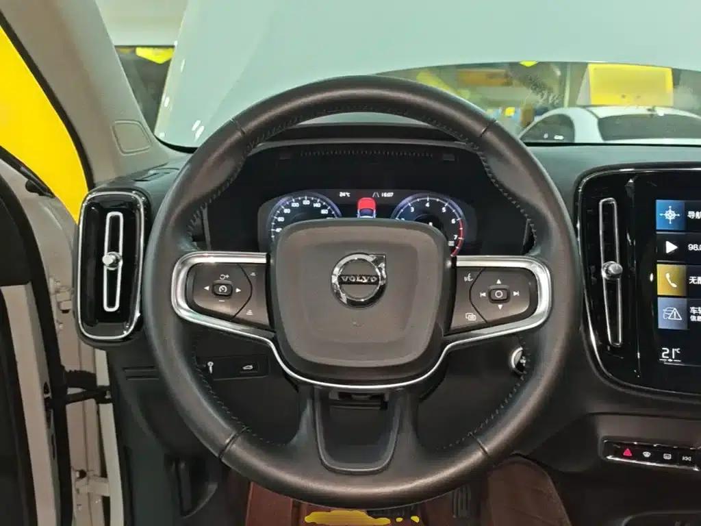 2021 Volvo XC40 T4 AWD Smart Fashion Edition — миниатюра 11