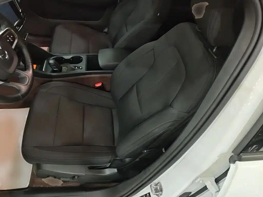 2021 Volvo XC40 T4 AWD Smart Fashion Edition — миниатюра 15