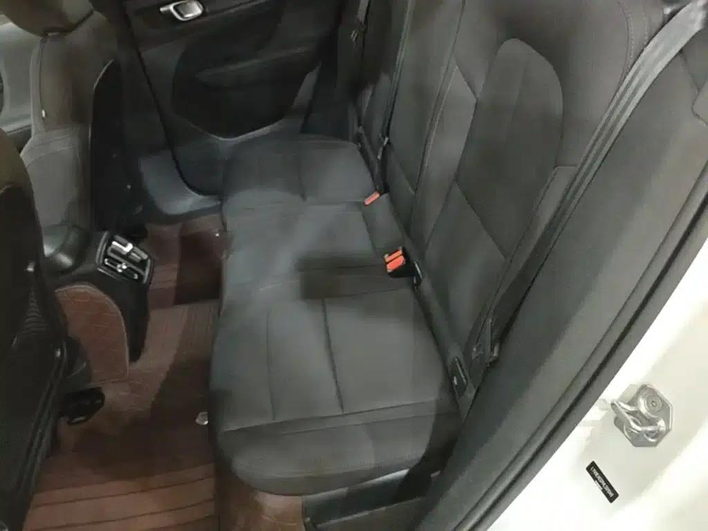 2021 Volvo XC40 T4 AWD Smart Fashion Edition — миниатюра 17